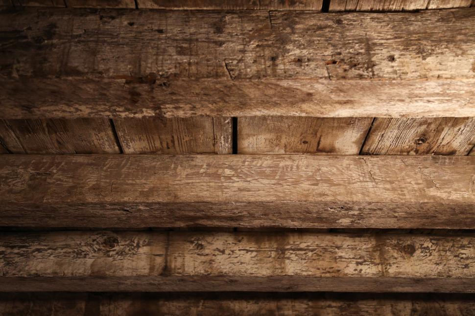 Free Image of Beams in ceiling 