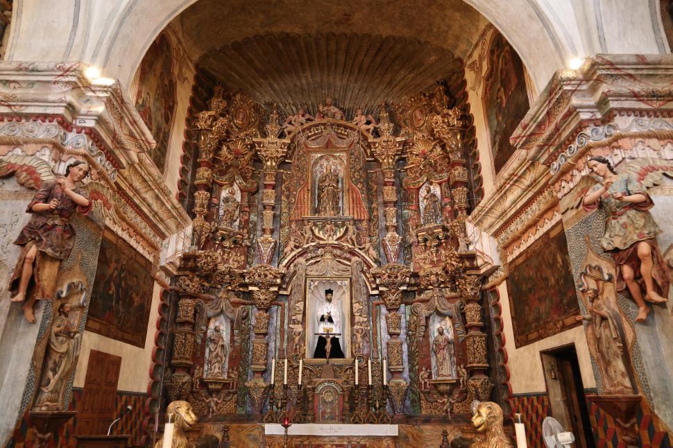 Free Image of San Xavier altar 