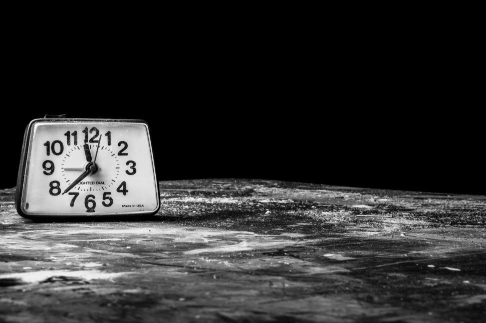 Free Image of Table Clock 