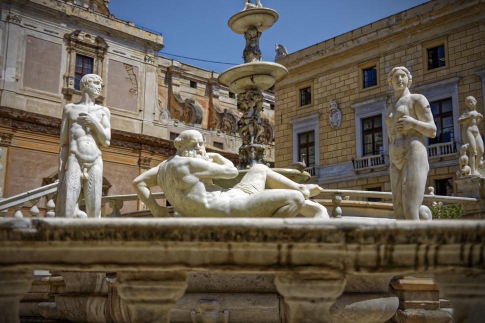 Free Image of Fountain 