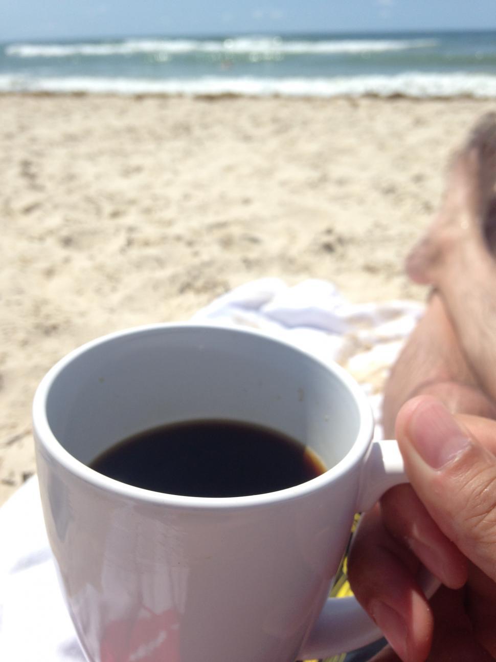 Free Image of Beach Break 