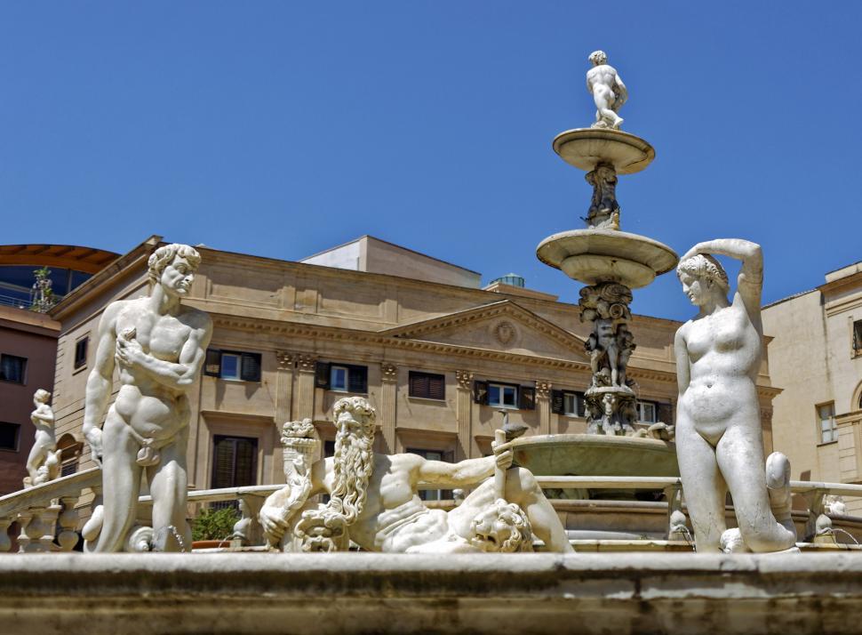 Free Image of Fountain 