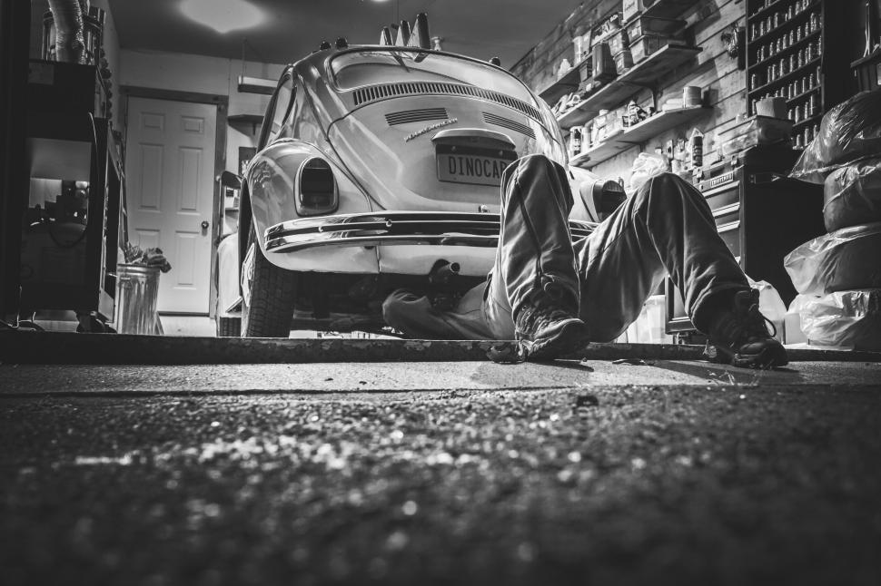 Free Image of Auto Mechanic 