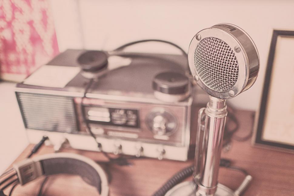 Free Image of Vingage Microphone 