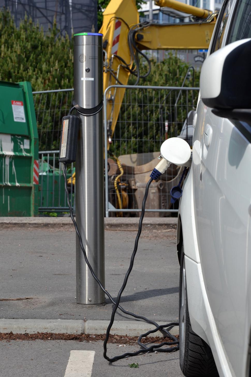 Free Image of Electric car 