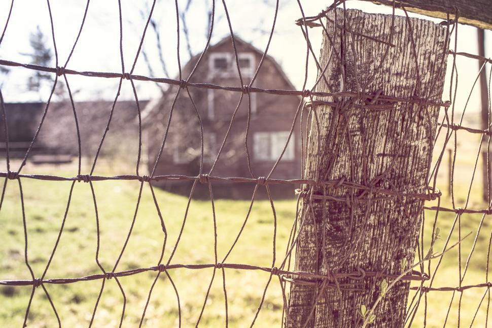 Free Image of Grid fence 