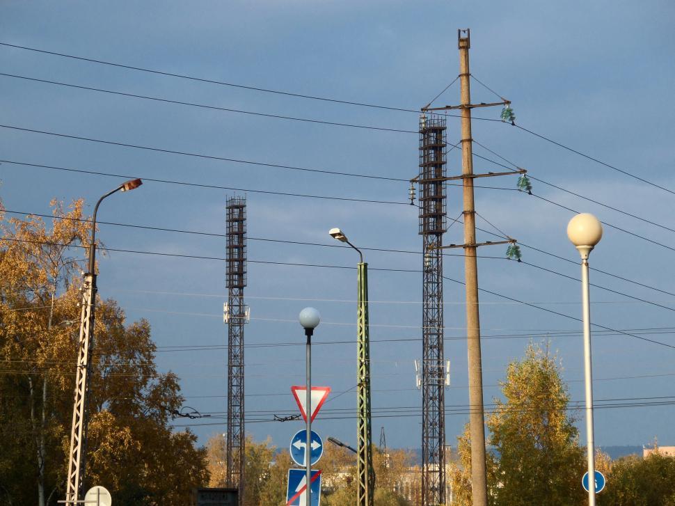 Free Image of Lamps, poles and wires 