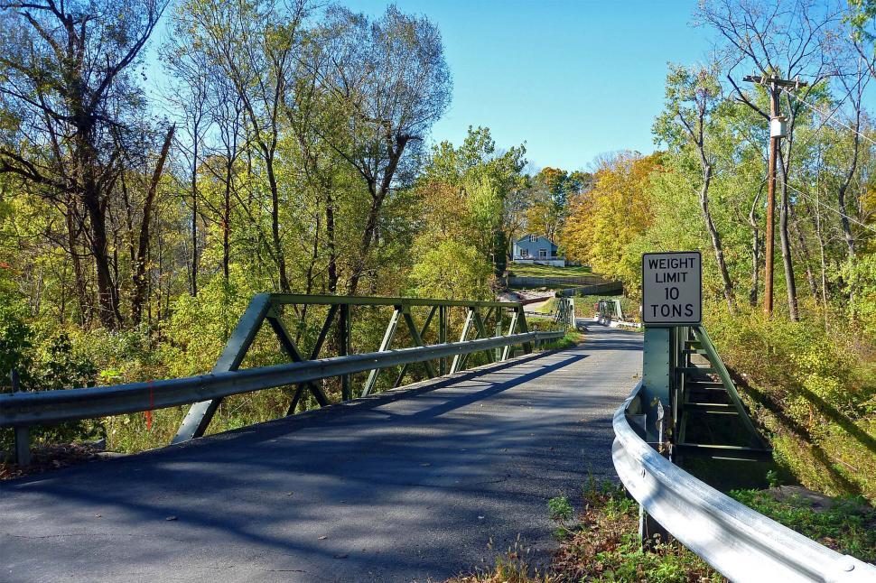 Free Image of 10 Ton Bridge 
