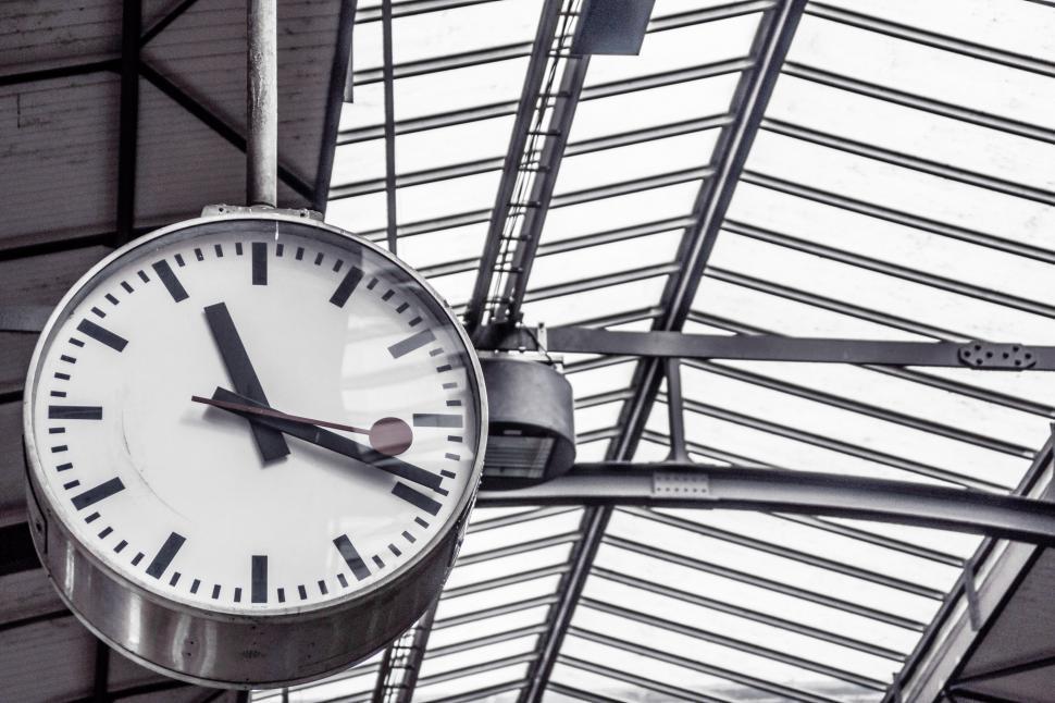 Free Image of Station clock 