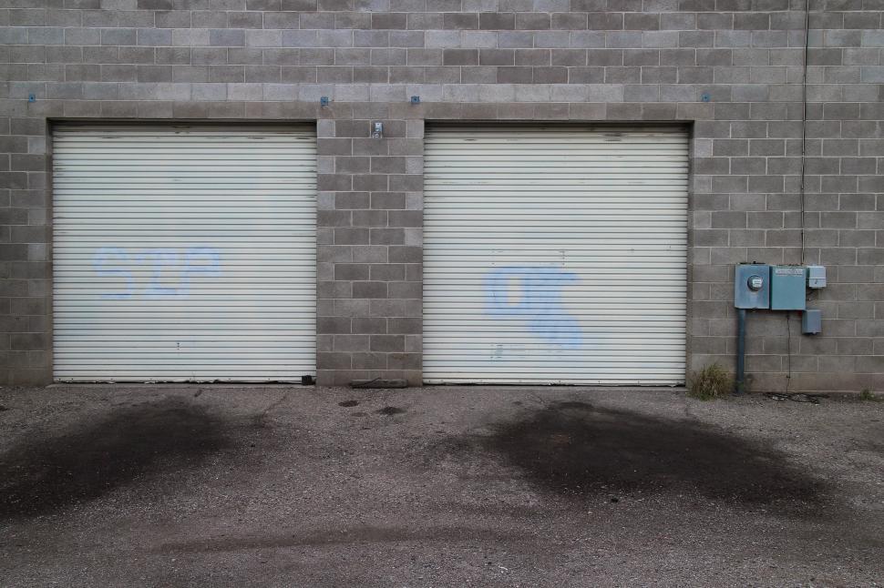 Free Image of Rolling dock doors 
