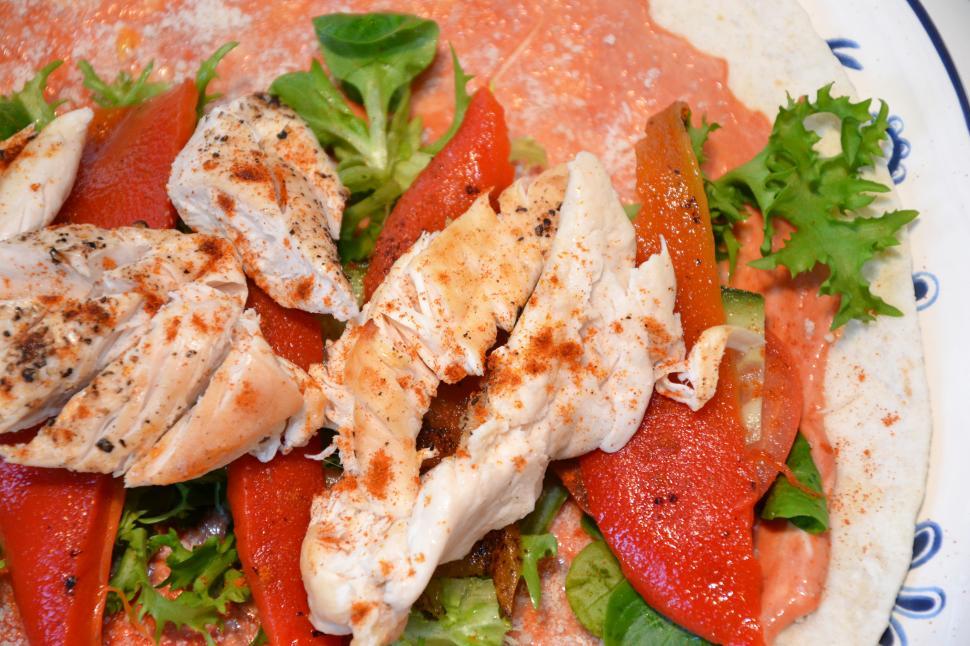 Free Image of Slice Chicken with cooked vegetables 