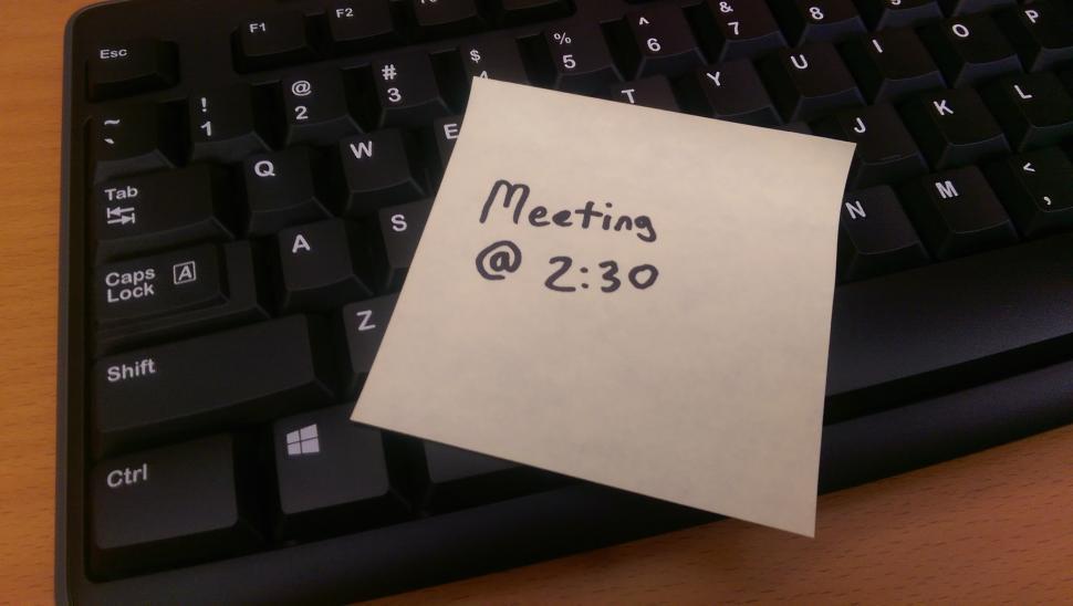 Free Image of Meeting reminder on a keyboard. 