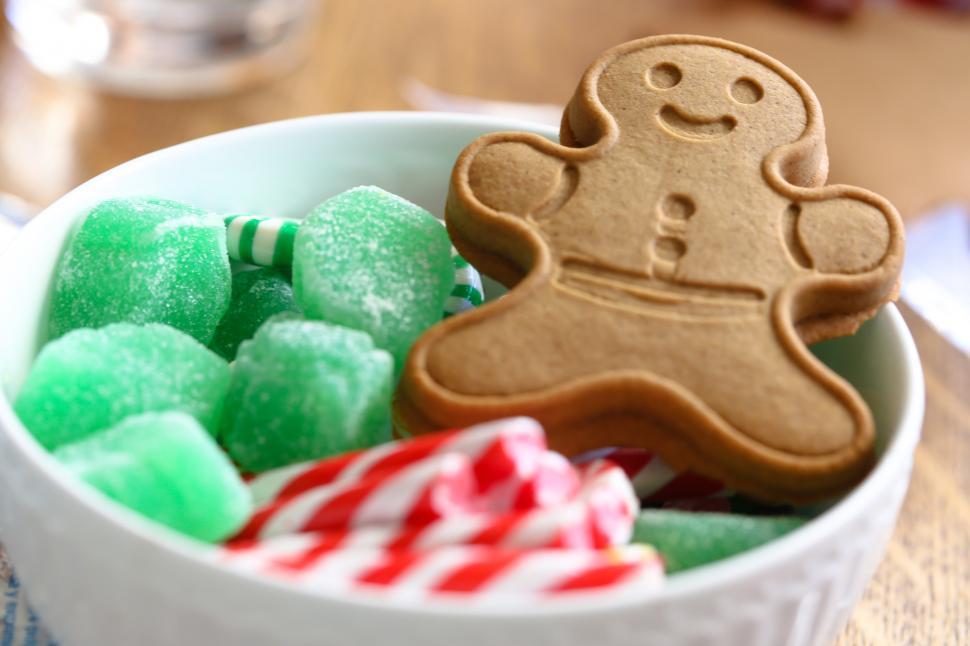Free Image of Gingerbread man and Jelly cubes 