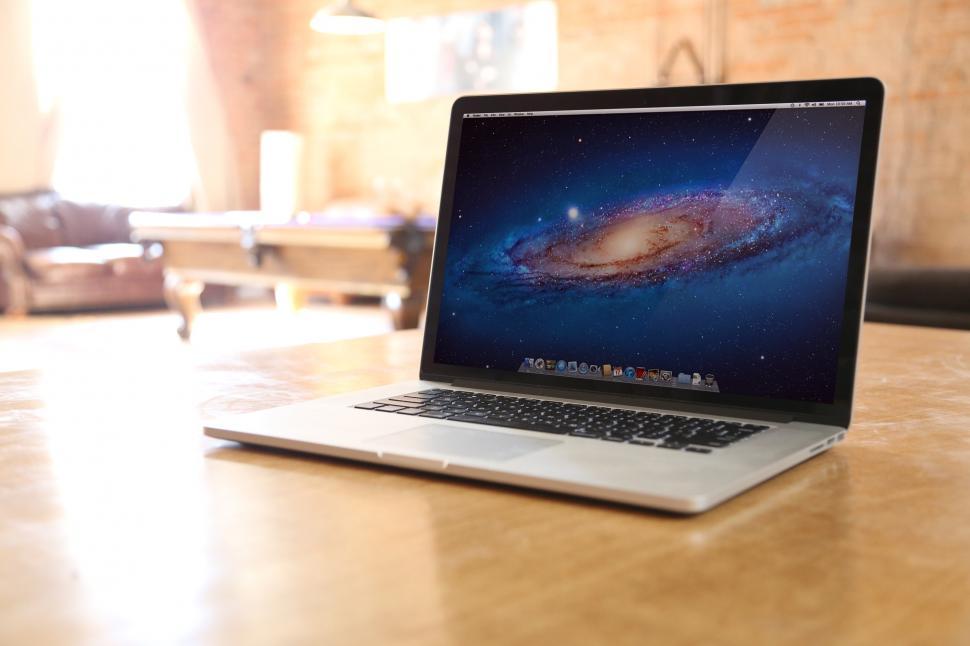 Free Image of Computer in an office 