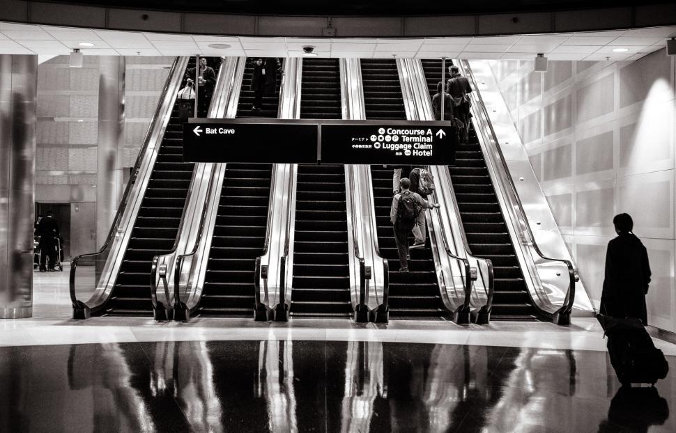 Free Image of Escalators 