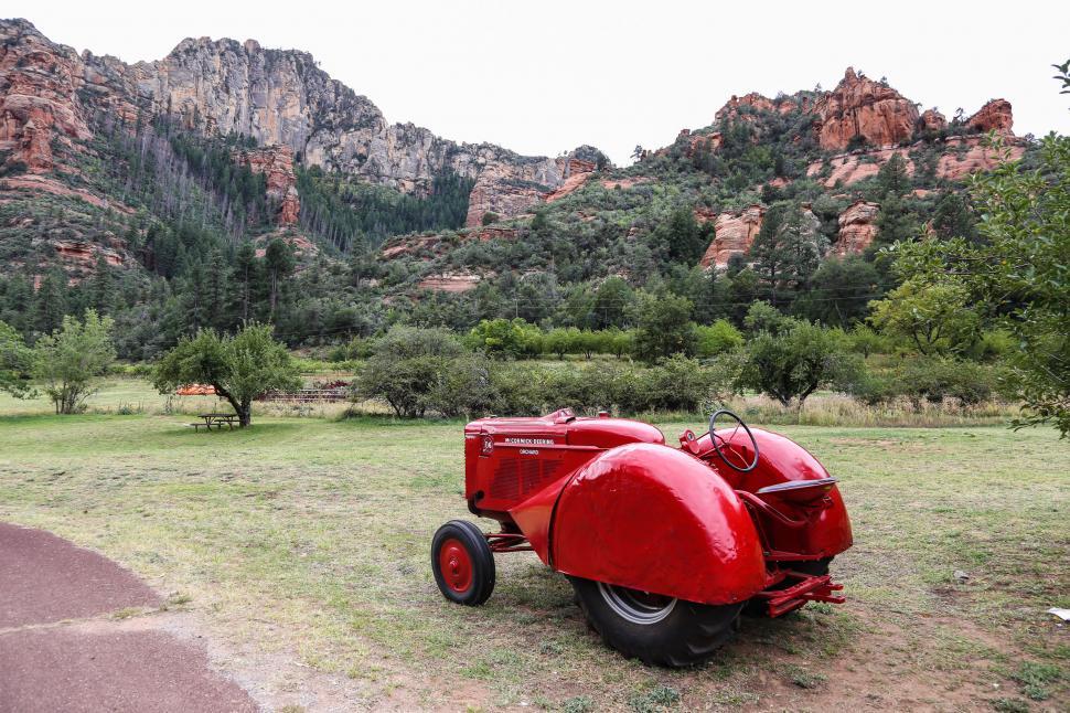 Free Image of Slide Rock Tractor 