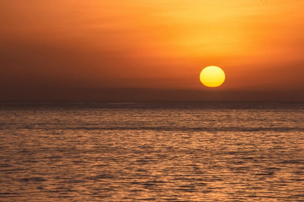 Free Image of Dawn in the Ocean 