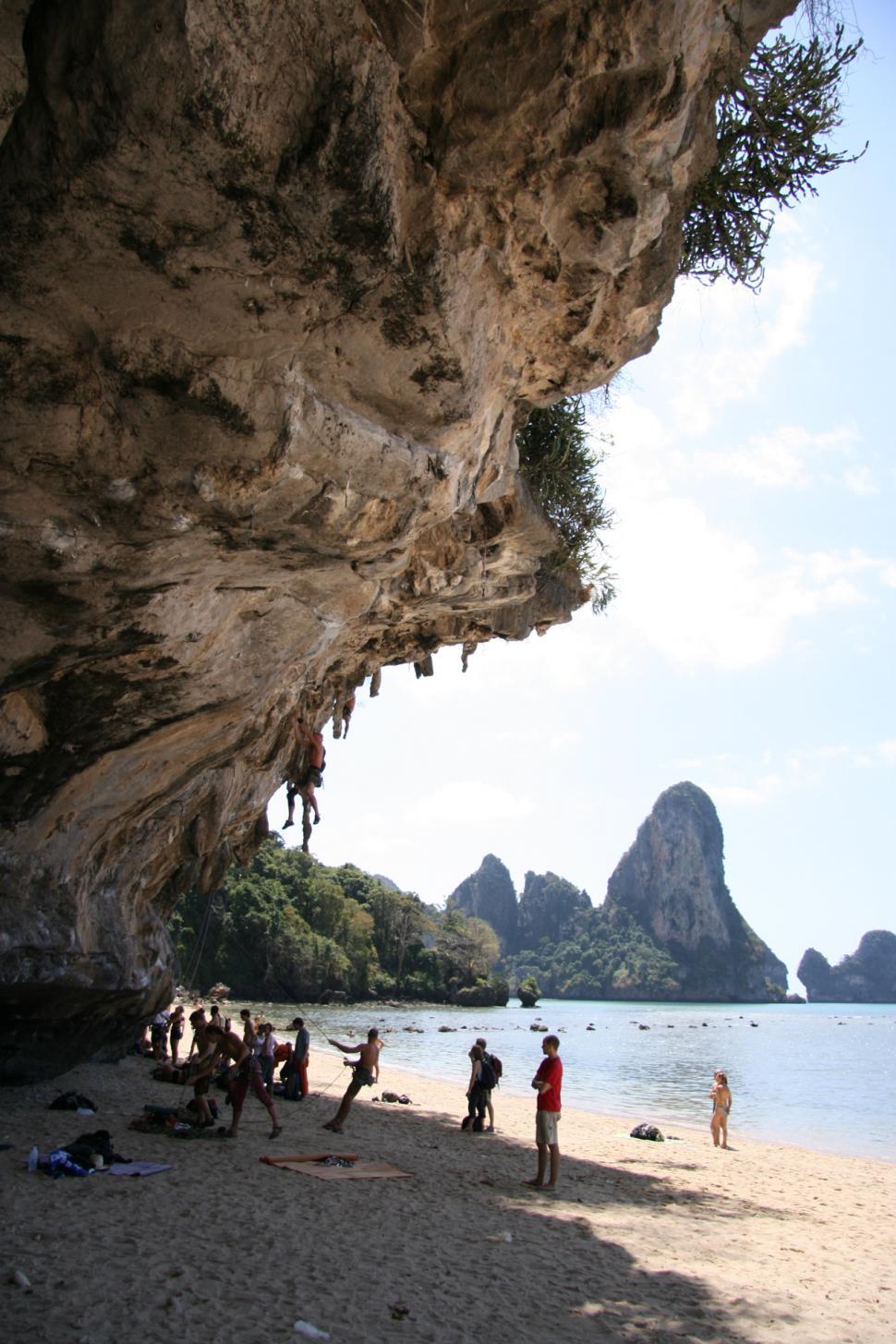 Free Image of climbing 