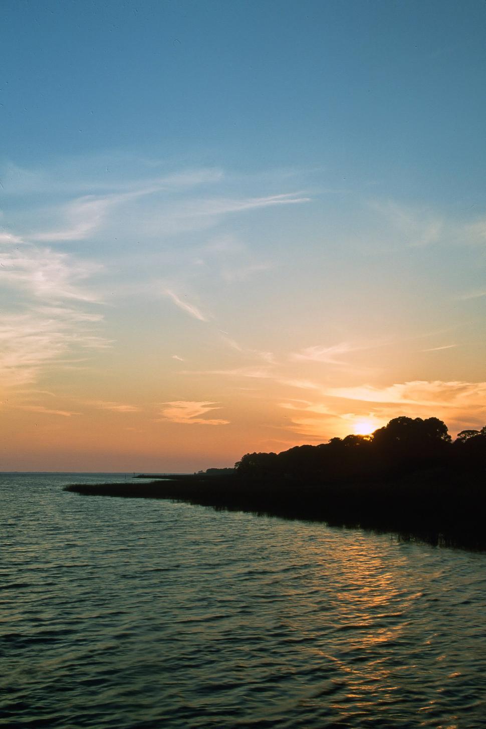 Free Image of Dawn Near the Coast 