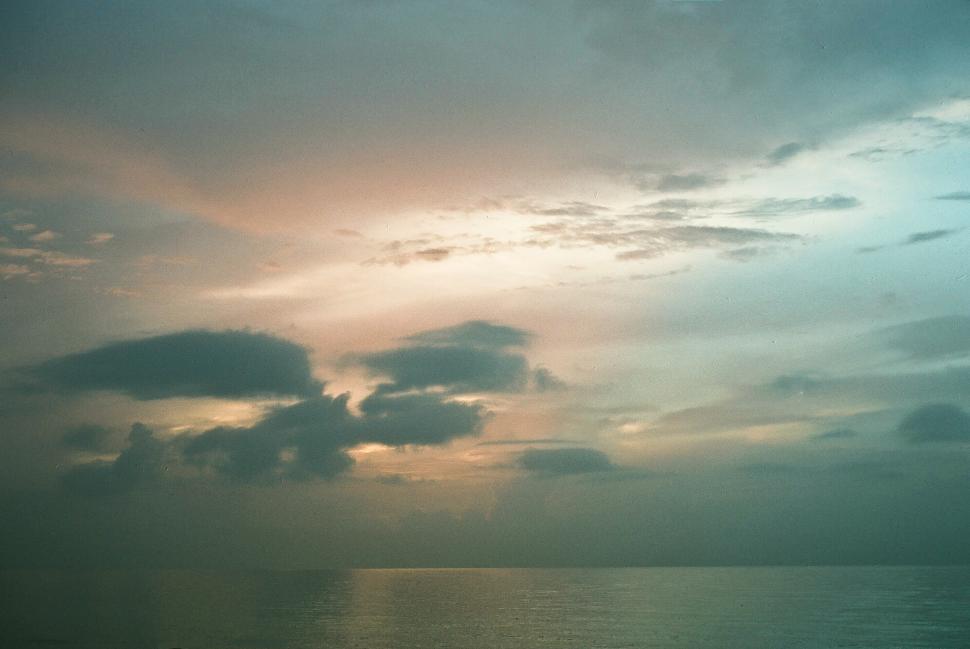 Free Image of Cloudy Seaside 