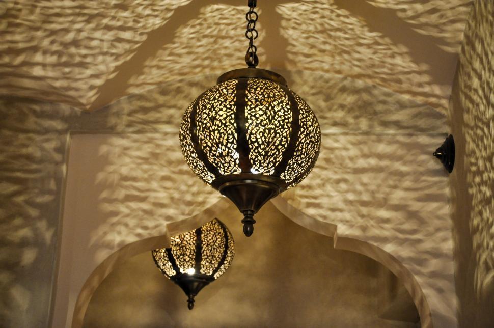 Free Image of Arabic lamps 