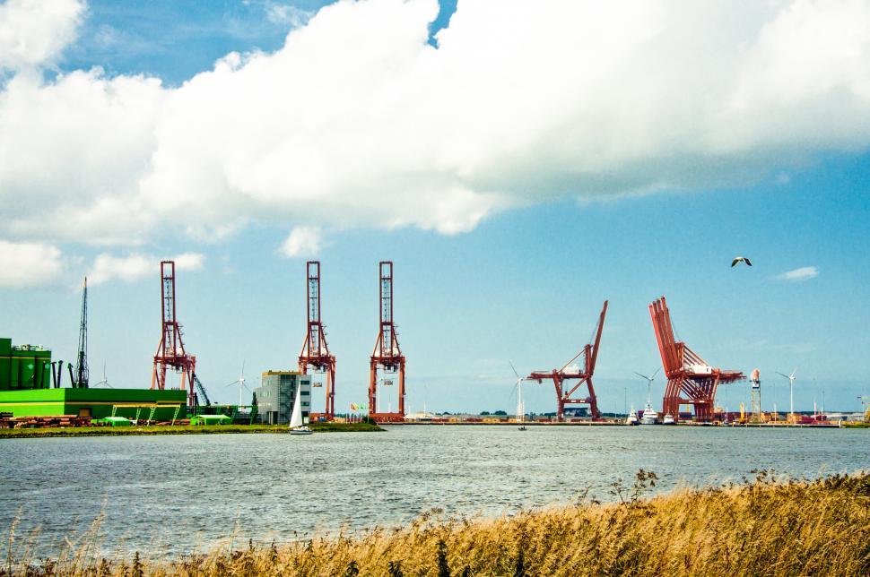 Free Image of industry and cranes 