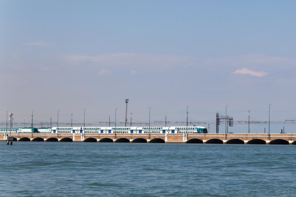 Free Image of Train on bridge 
