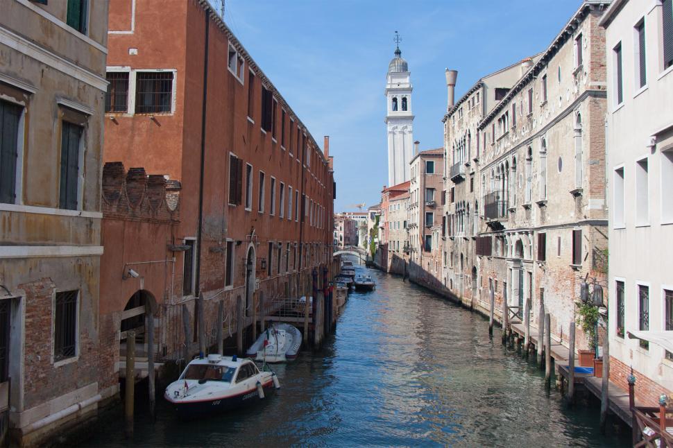 Free Image of Canal 