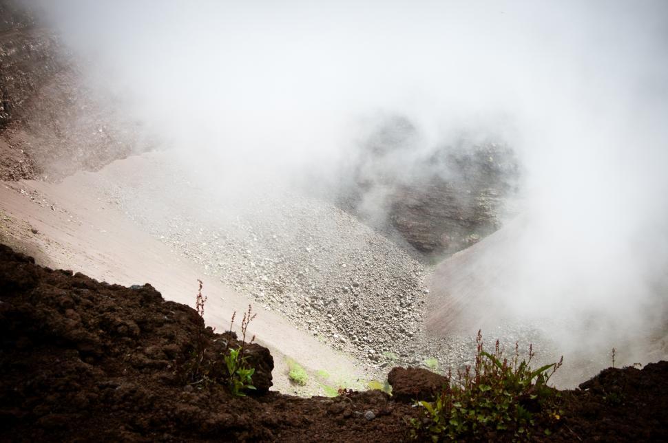 Free Image of Vesuvio Volcano crater 