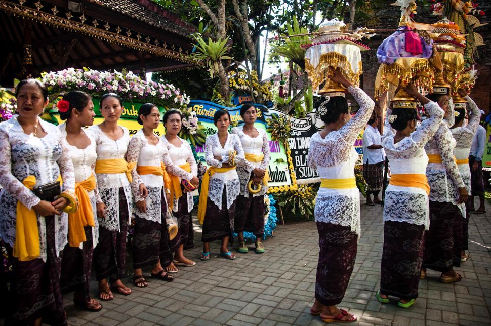 Free Image of Bali ceremony in temple 