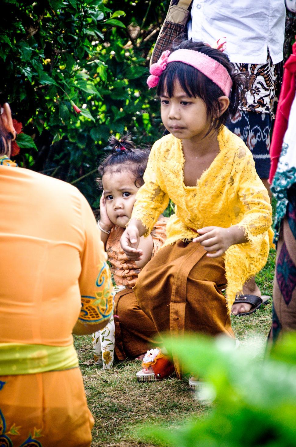 Free Image of Little asian girls 