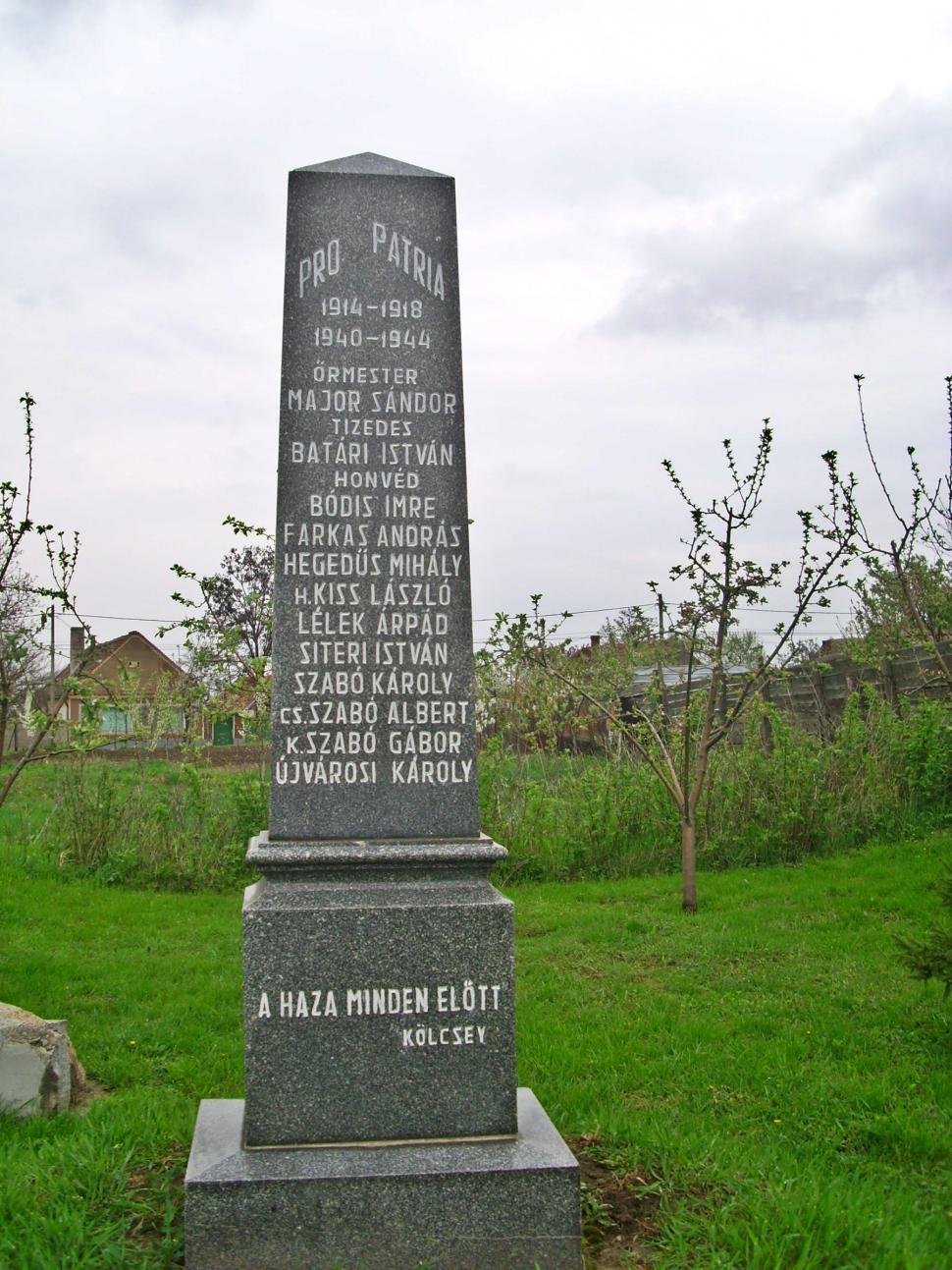 Free Image of Tombstone  