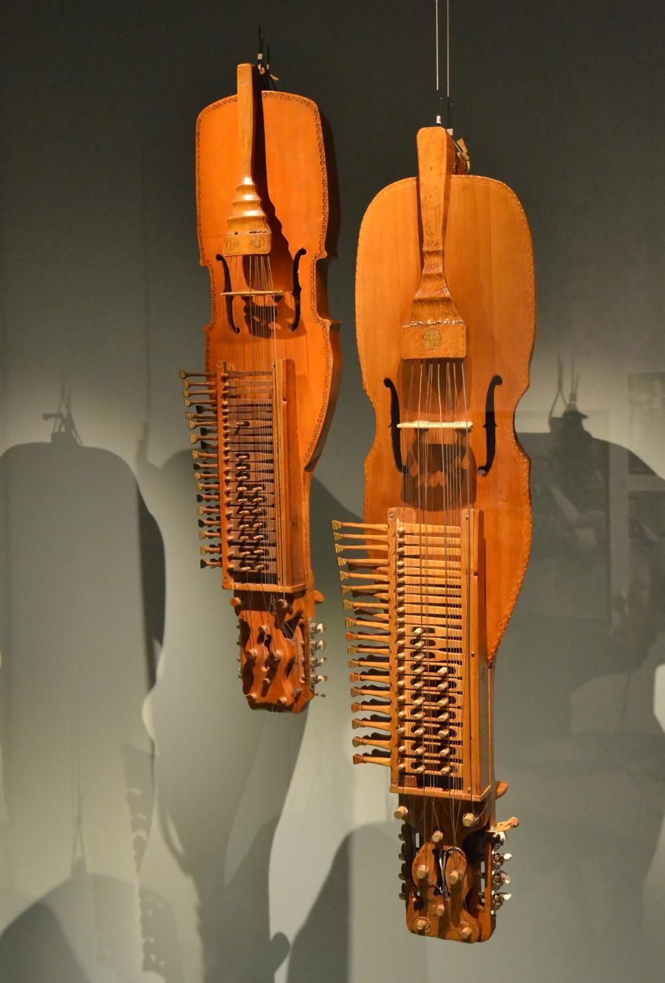 Free Image of Key harps 