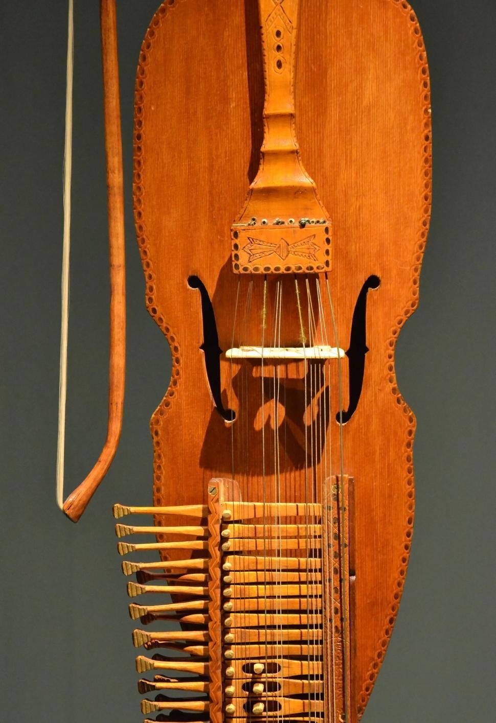 Free Image of Nyckelharpa detail 