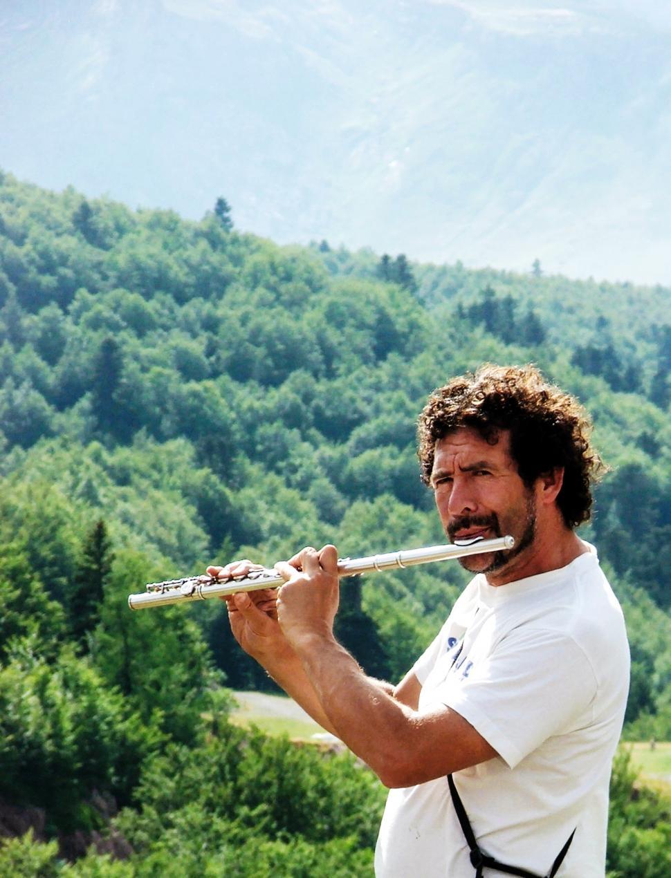 Free Image of Flutist 