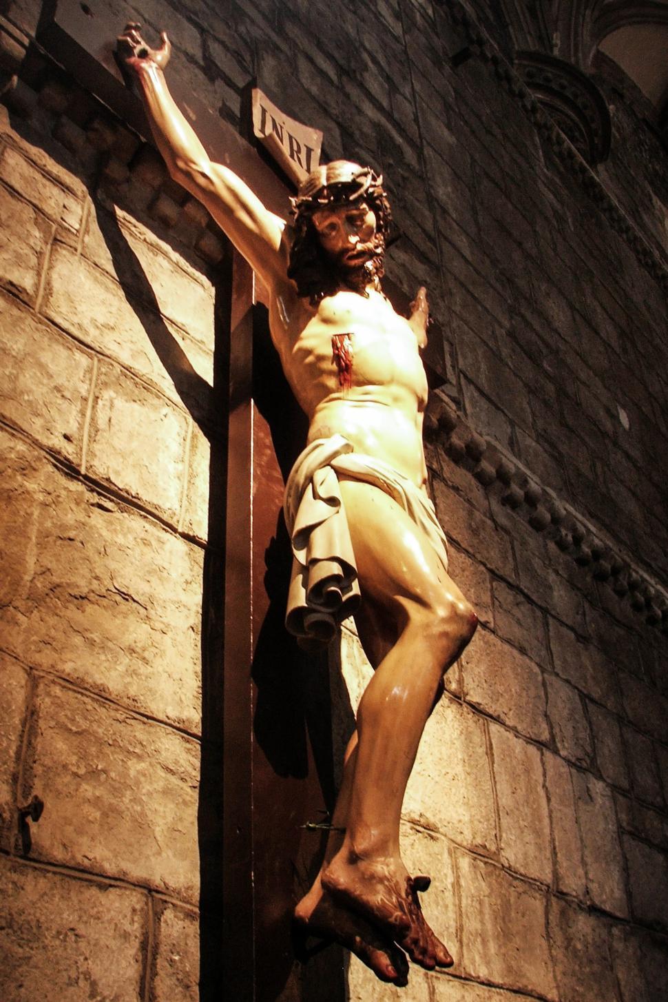 Free Image of Jesus statue 