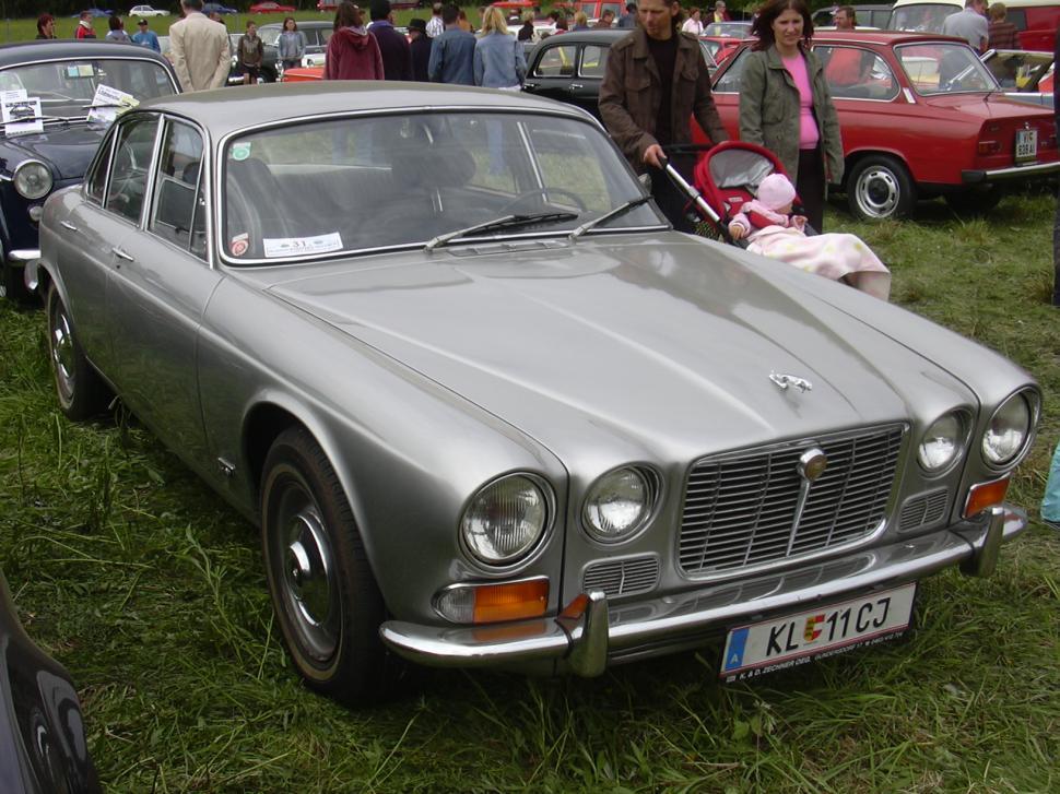 Free Image of Jaguar model 