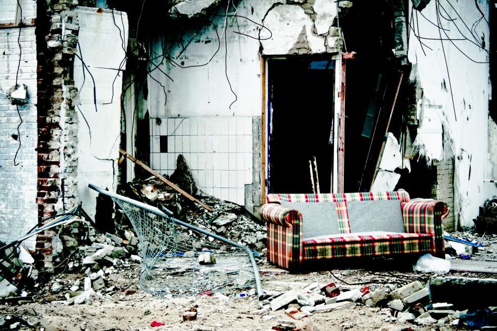 Free Image of Abandoned building 