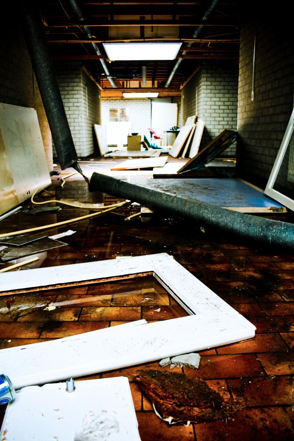 Free Image of Abandoned building 