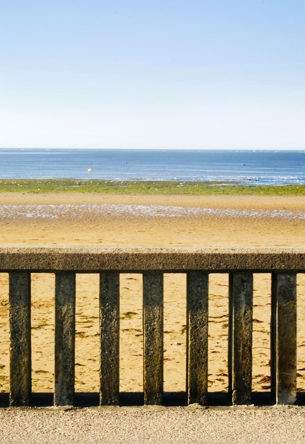 Free Image of beach boulevard 