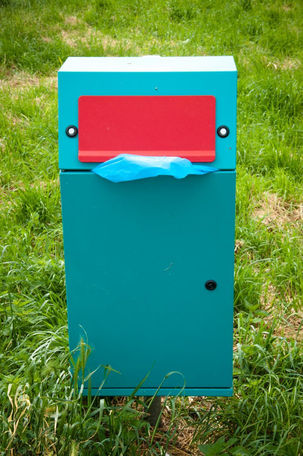 Free Image of trashcan 