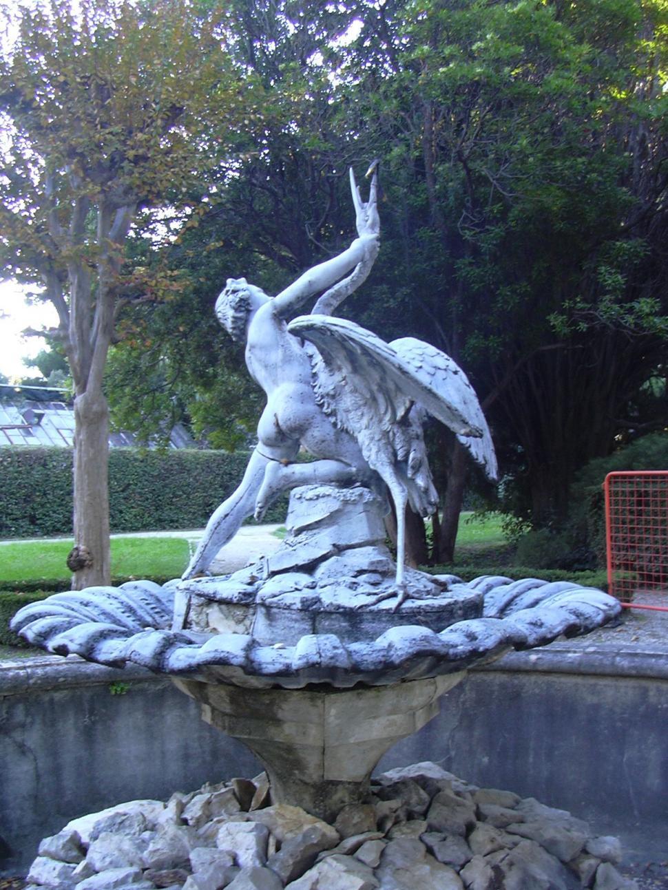 Free Image of Fountain 