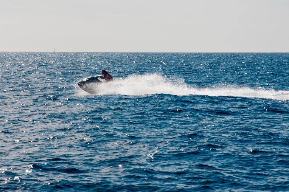 Free Image of Jet ski 