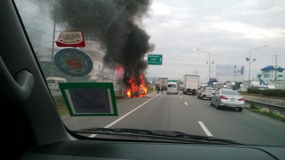 Free Image of Car on Fire 