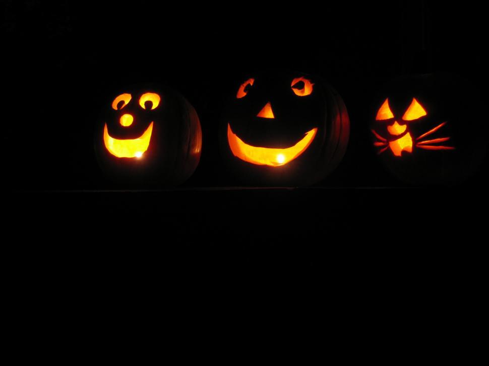 Free Image of Halloween pumpkins at night 2 
