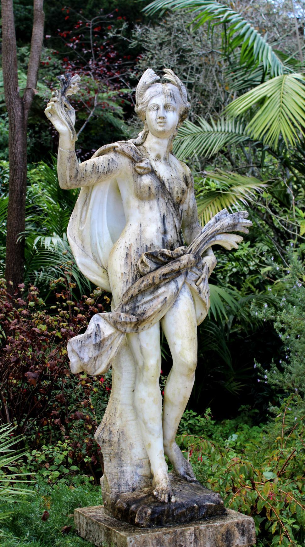Free Image of Ancient marble statue 