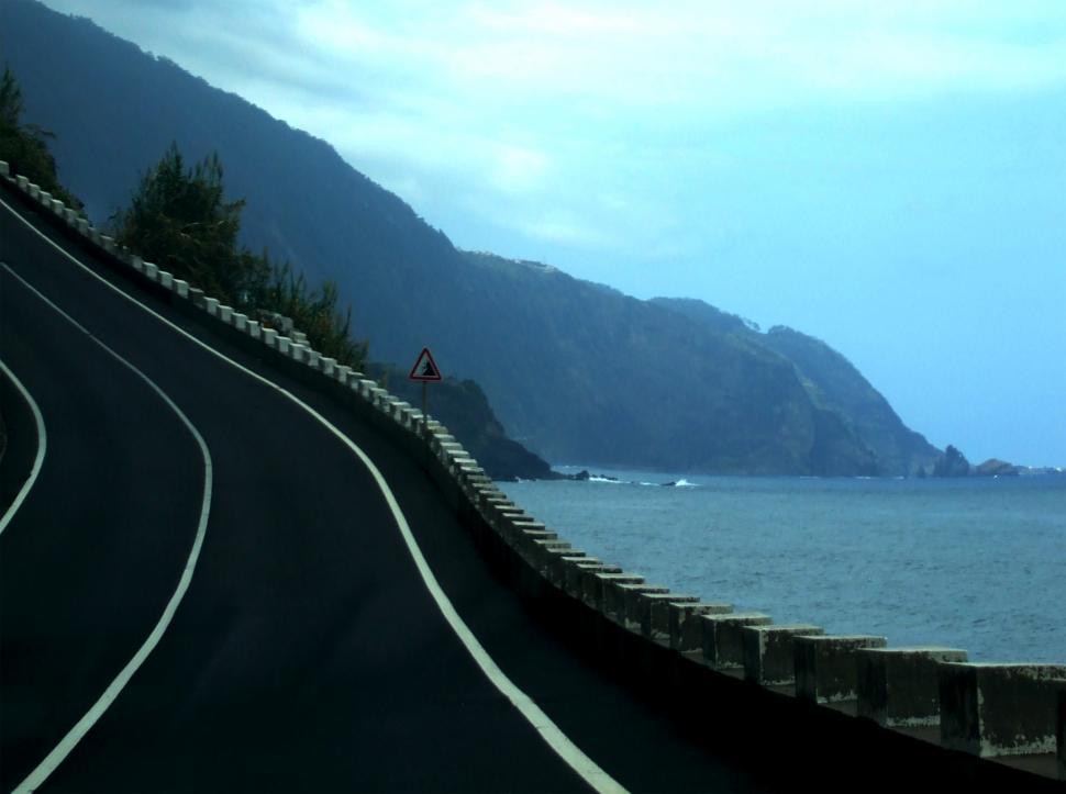 Free Image of Very steep road in Madeira Island - Portugal 