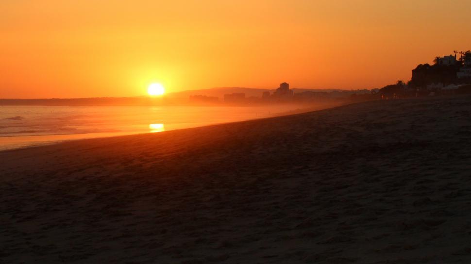 Free Image of Hazy sunset on the beach in Vale do Lobo - Algarve - Portugal 