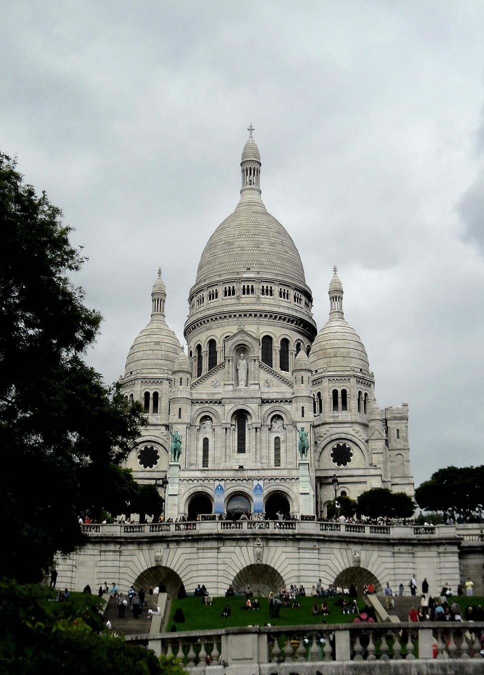 Free Image of Sacre Coeur Cathedral in Paris - France 