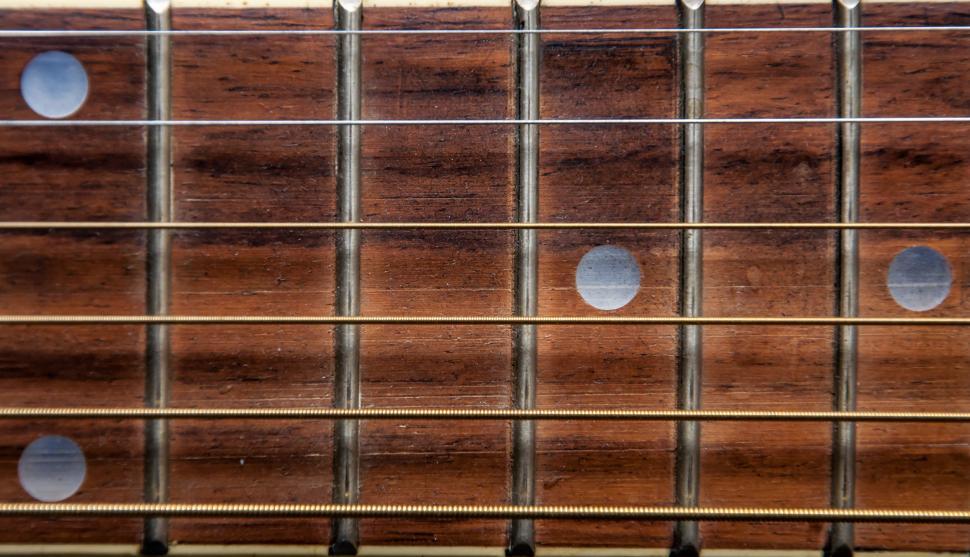 Free Image of guitar strings 